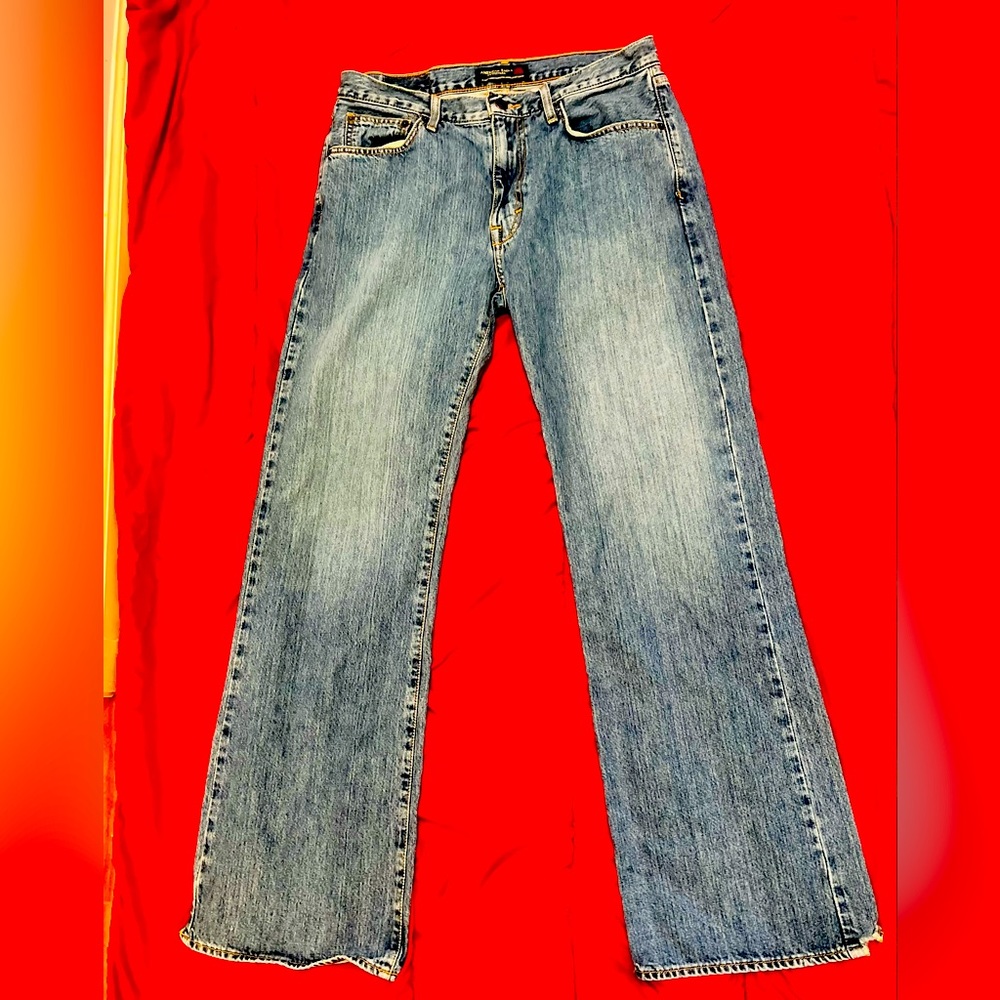 American Eagle Blue Jeans Size 31Wx32L.